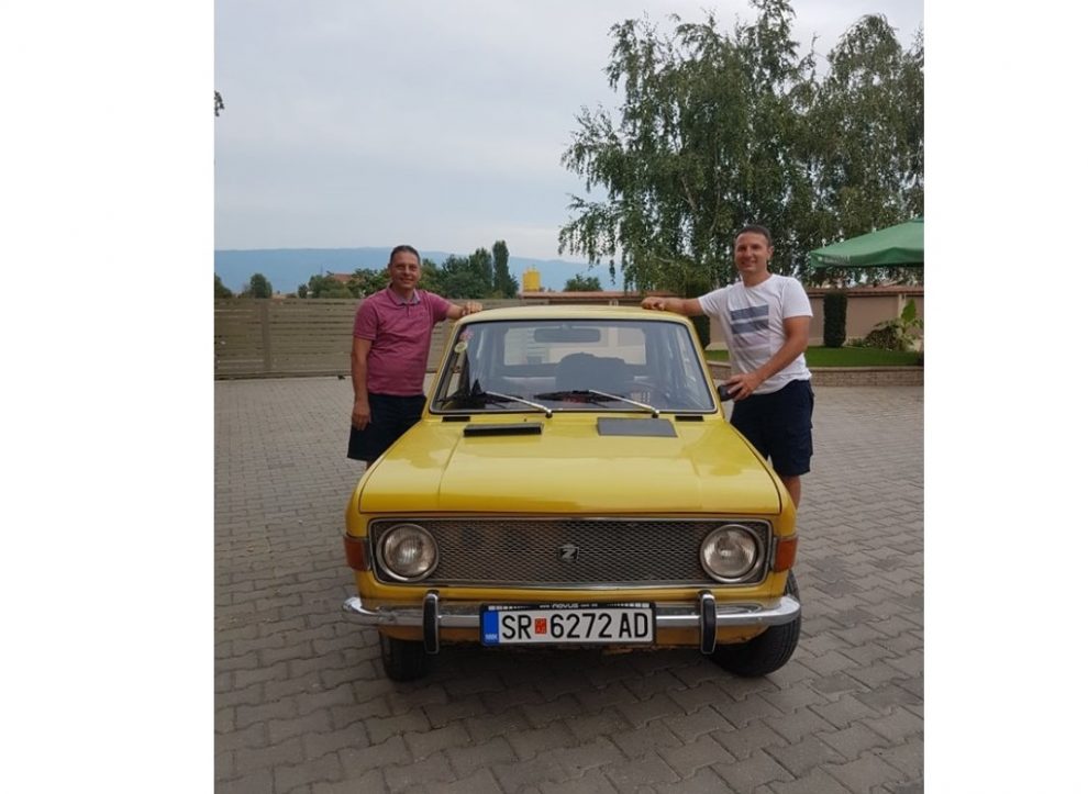 787683-so-zastava-101-do-london-dragan-od-strumica-trgna-na-pat-od-2625-kilometri