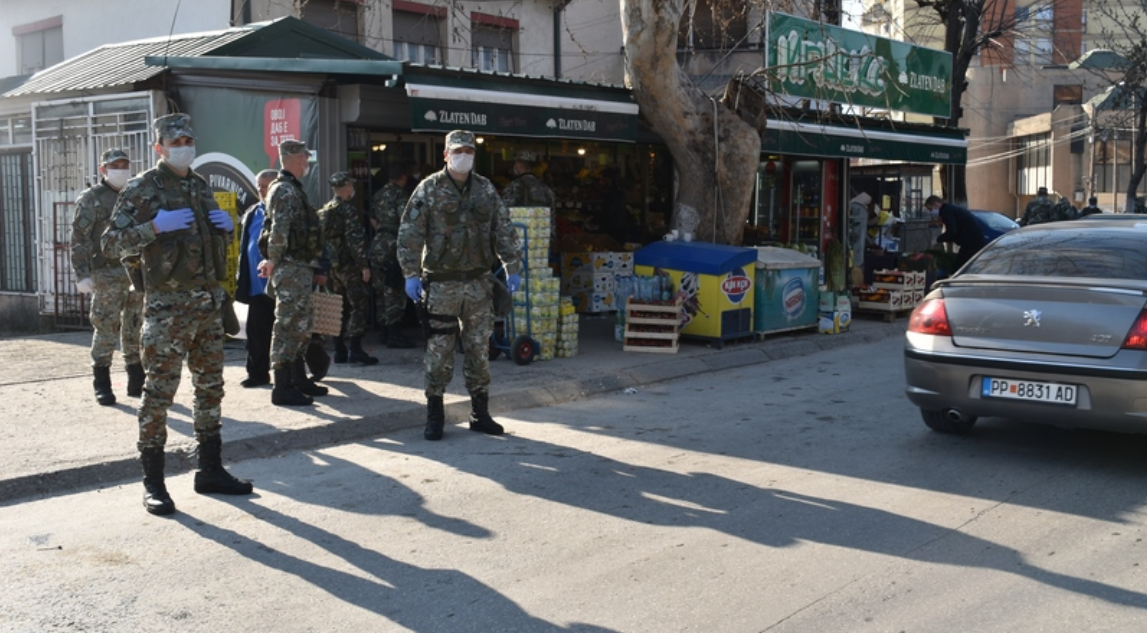 vojska vojnici maski