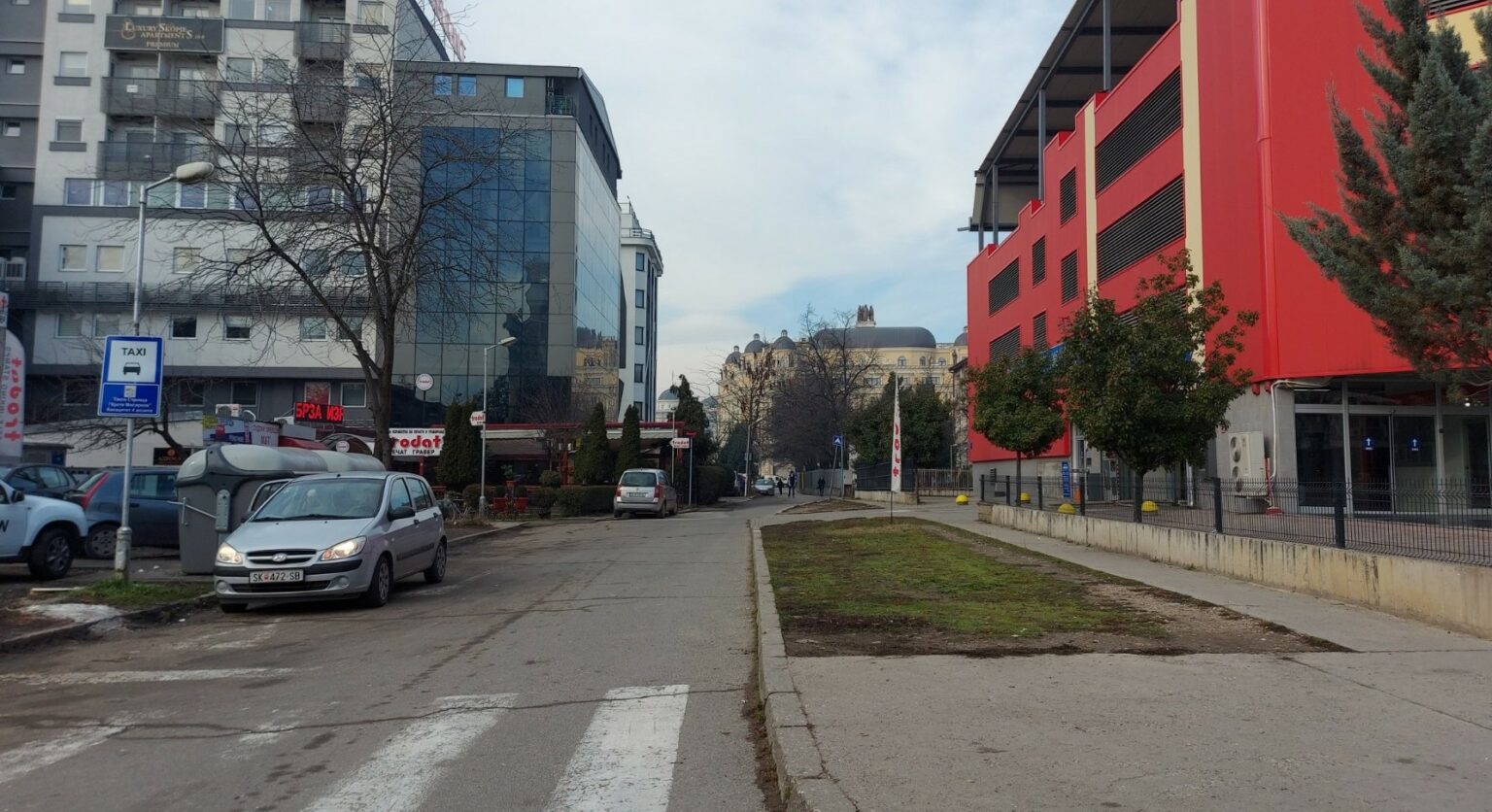 АДВОКАТСКАТА УЛИЦА ВО ЦЕНТАРОТ НА СКОПЈЕ ЌЕ СТАНЕ ЕДНОНАСОЧНА advokatska-ulica-05.02.2021-1536x836