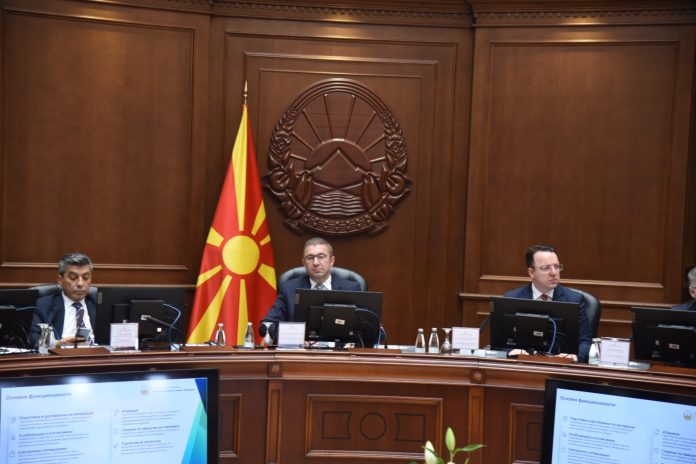 mickoski-vlada-dzoto-696x464