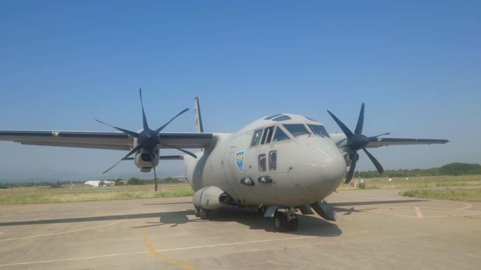 romanski-avion3-690x388