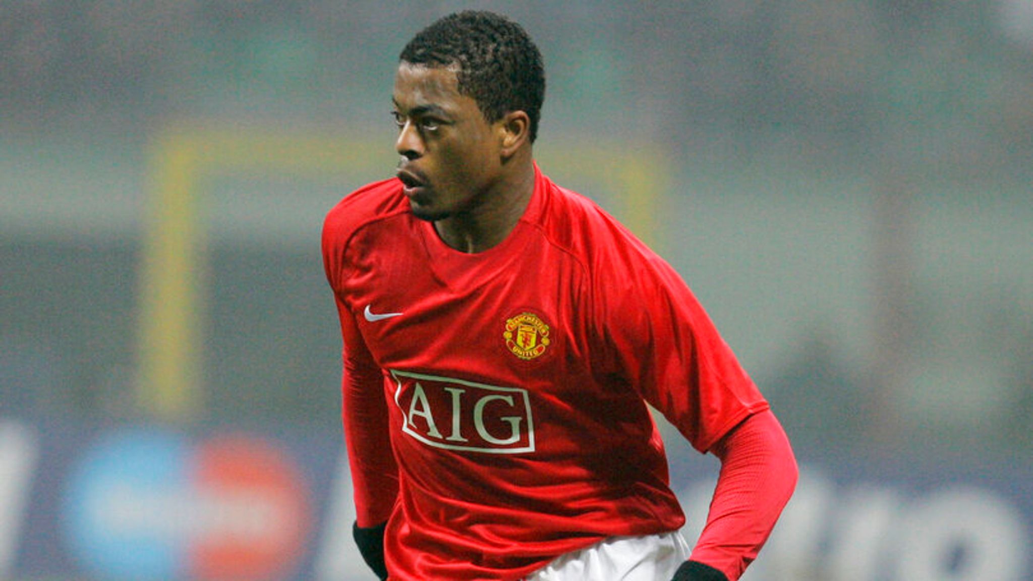 skynews-manchester-united-patrice-evra_5555595