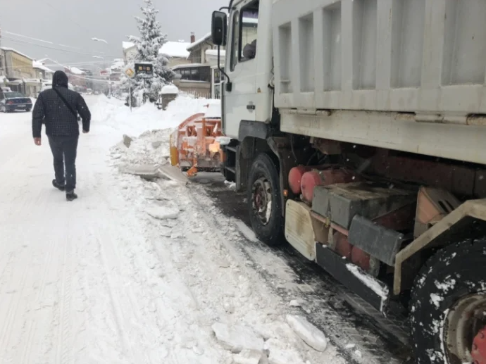 mavrovo radika sneg kamion