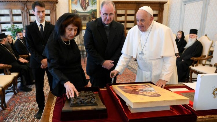 papata lav siljanovska davkova