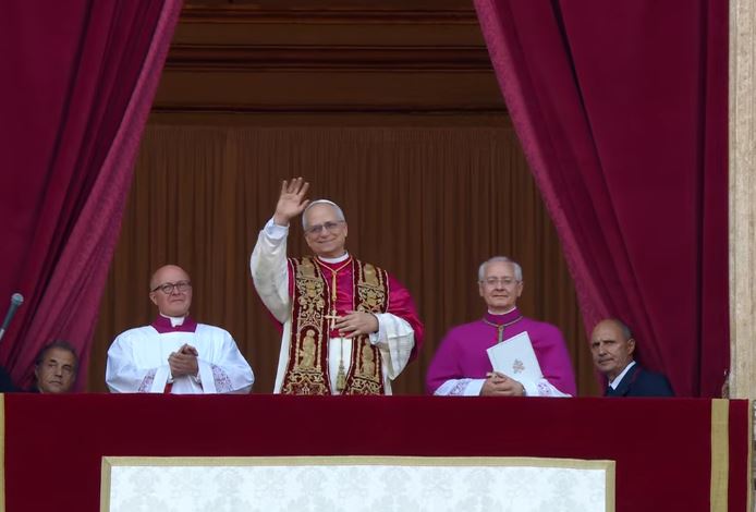 robert-prevost-papa-lav-14