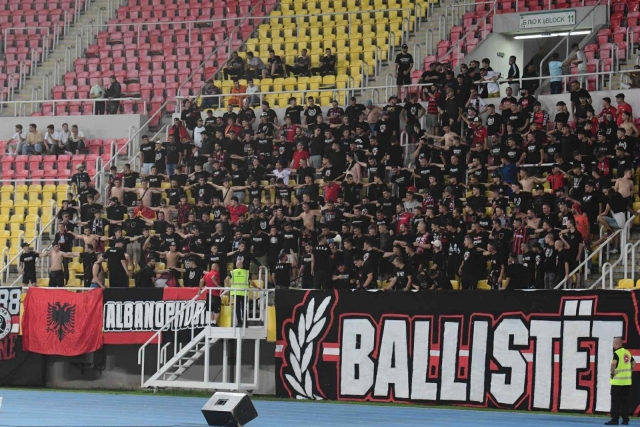 261740-na-arenata-se-skandira-za-golema-albanija-za-ilirida-i-chemerija