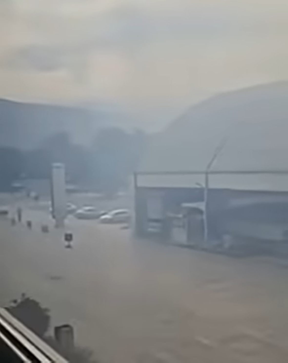 (ВИДЕО) Пожар кај „Борис Трајковски“: 9 полицајци завршија на токсикологија Pozar Boris Trajkovski
