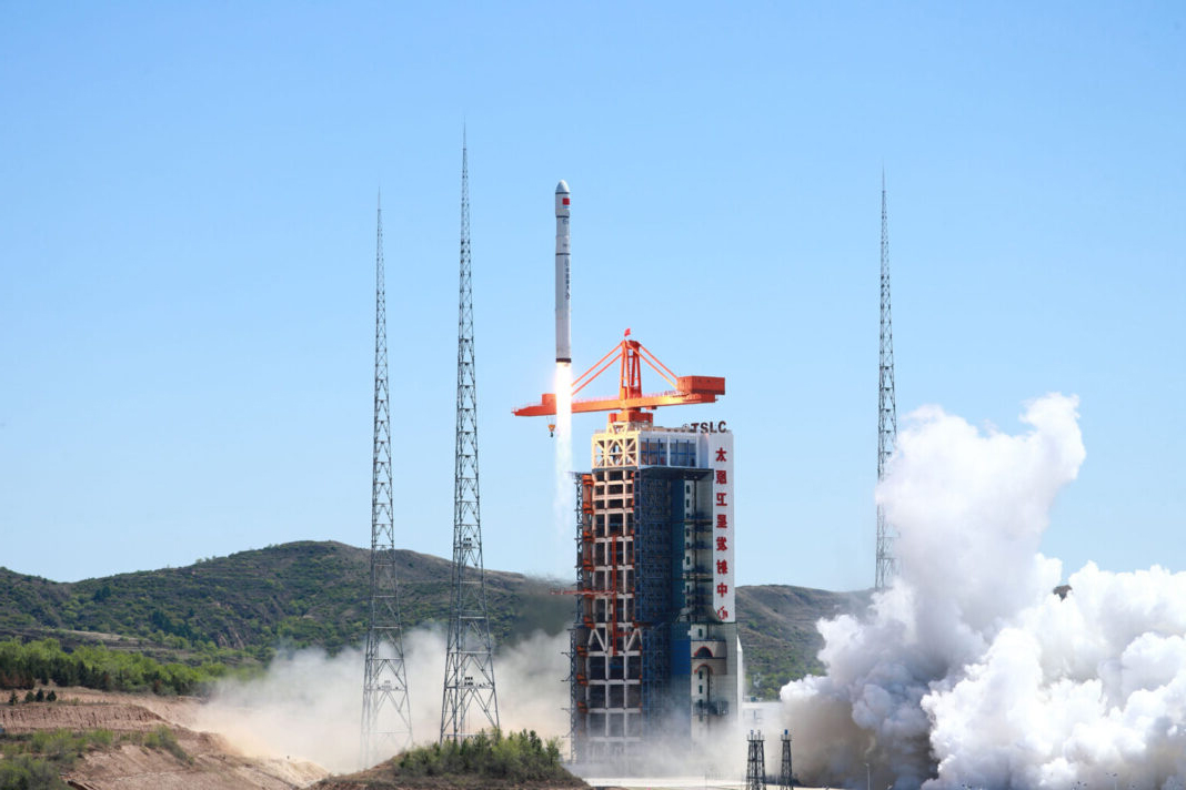 kina satelit