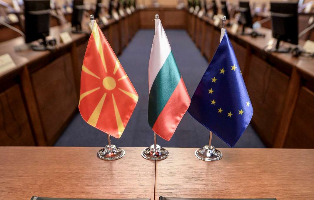 makedonija-bugarija-eu-znaminja-2-foto-vlada