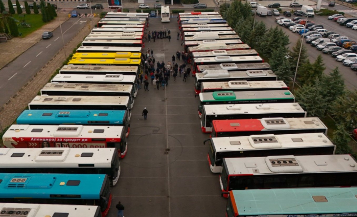 privatni skopski avtobusi