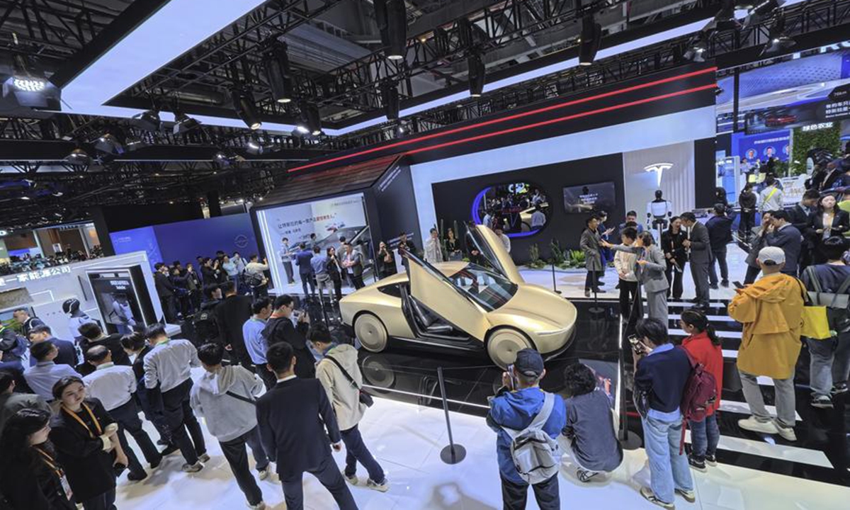 (CIIE) CHINA-SHANGHAI-CIIE-NEW PRODUCTS-DEBUT (CN)