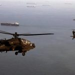 Два разорувачи на САД се под постојан ирански напад hilihopteri i brodovi vo ormutski tesnec